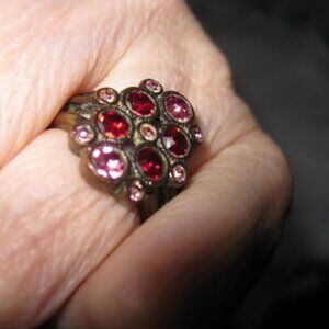 Gold Tone Ring w/ Glass Stones Vintage Size 7